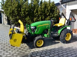 John Deere 2320