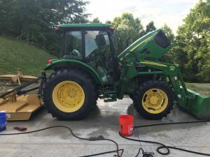 John Deere 5075M